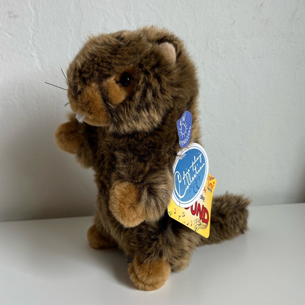 Yodeling Groundhog Plus Toy (battery included)